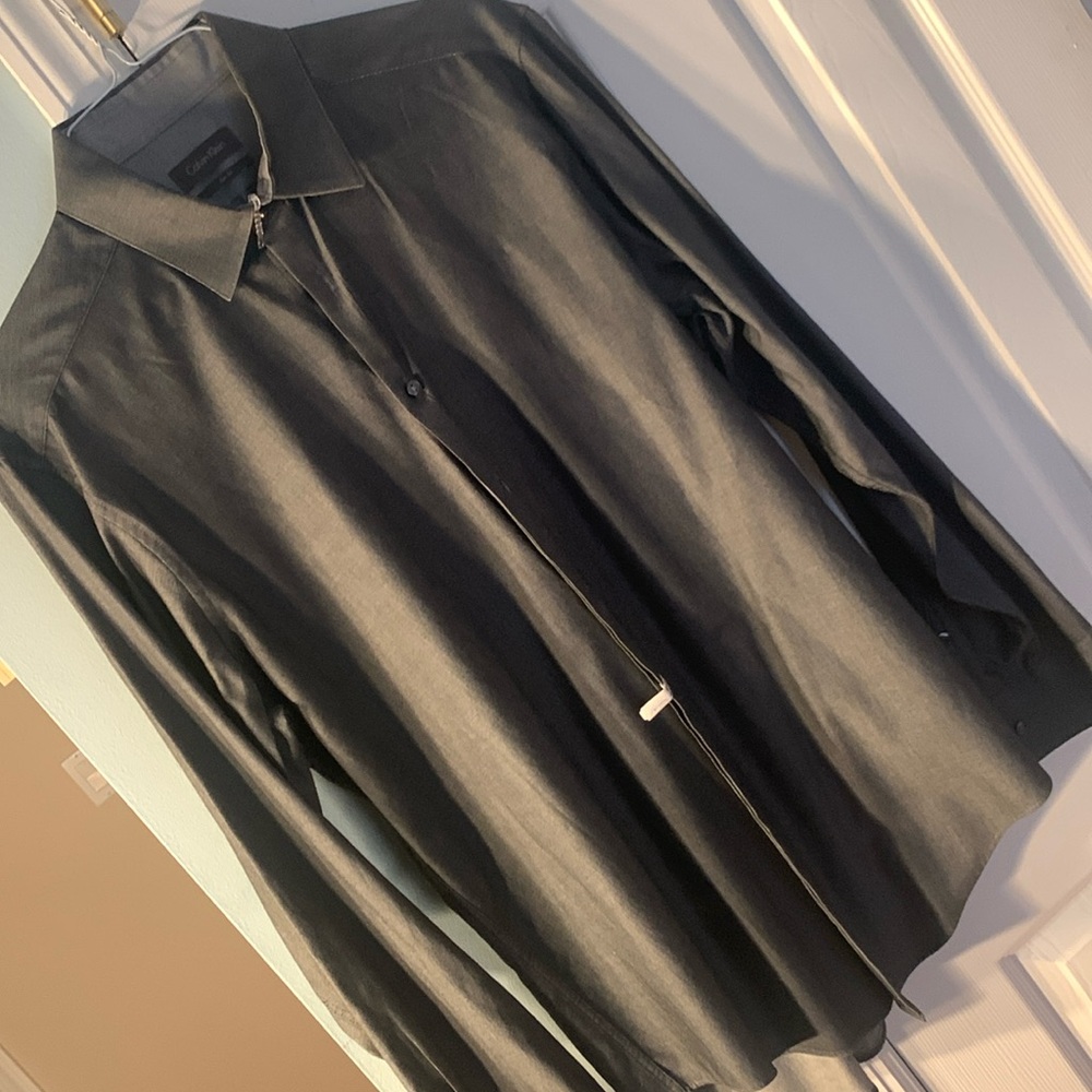 Calvin Klein men’s slate gray lomg sleeve shirt. Hardly worn. Slim fit. 16-16.5